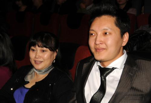 Нөхрийнхөө нүдэнд дурласан Одноо